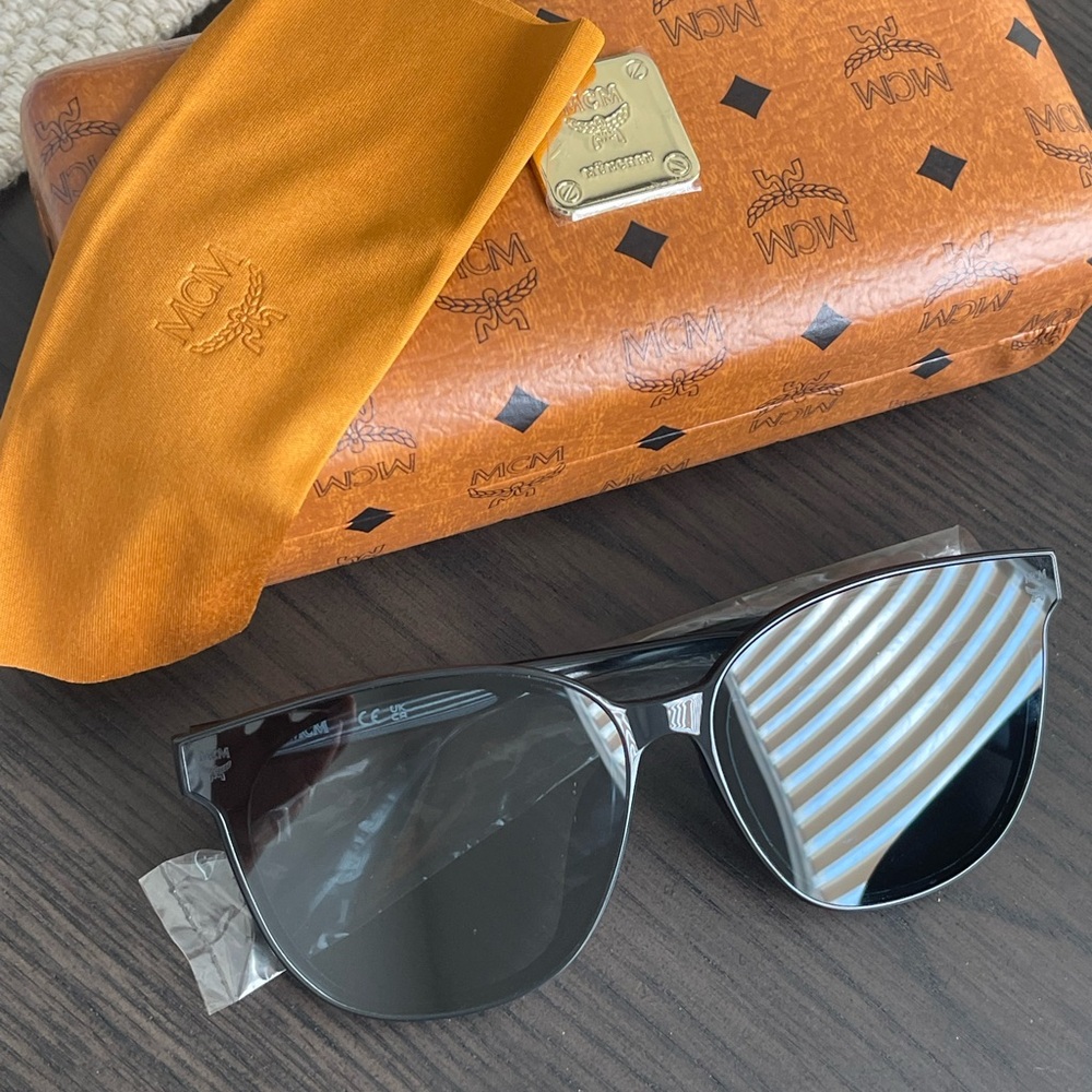 MCM Black Cat-Eye Sunglasses - Picture 3 of 4